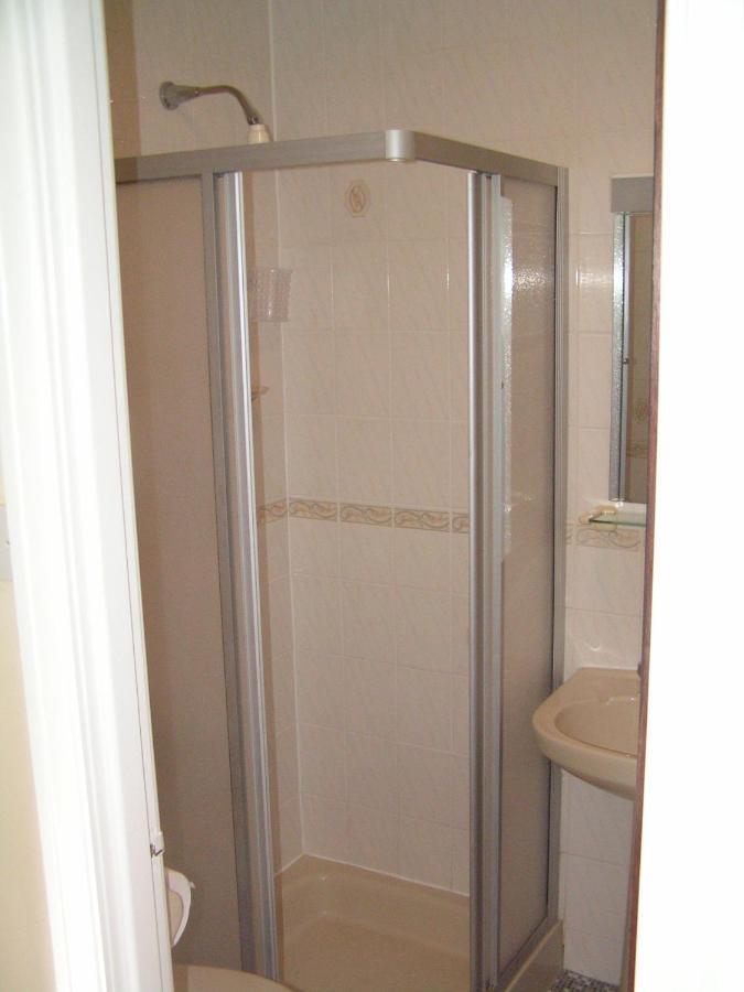 Devon Guest House Blackpool Bagian luar foto